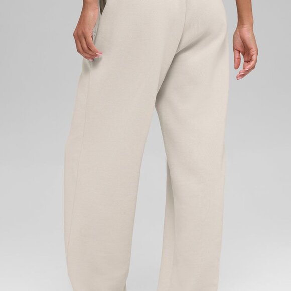 Alo Yoga Accolade Straight Leg Sweatpant Bone - Picture 2 of 4